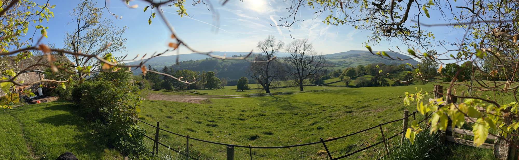 Drone panorama of Pengilfach and the valley, April 2025